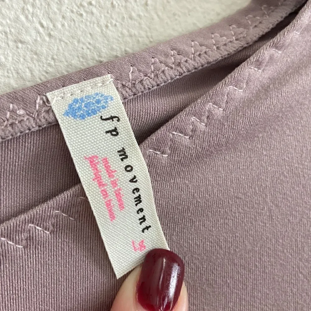 Free People Movement Very Prairie Layer Sz L NWT Mauve color